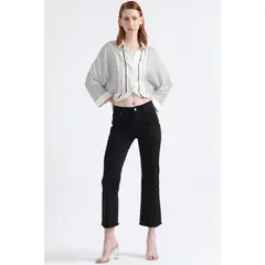 LIOLA - Jeans Color Flare Cropped Fit, Tiro Medio, Negro