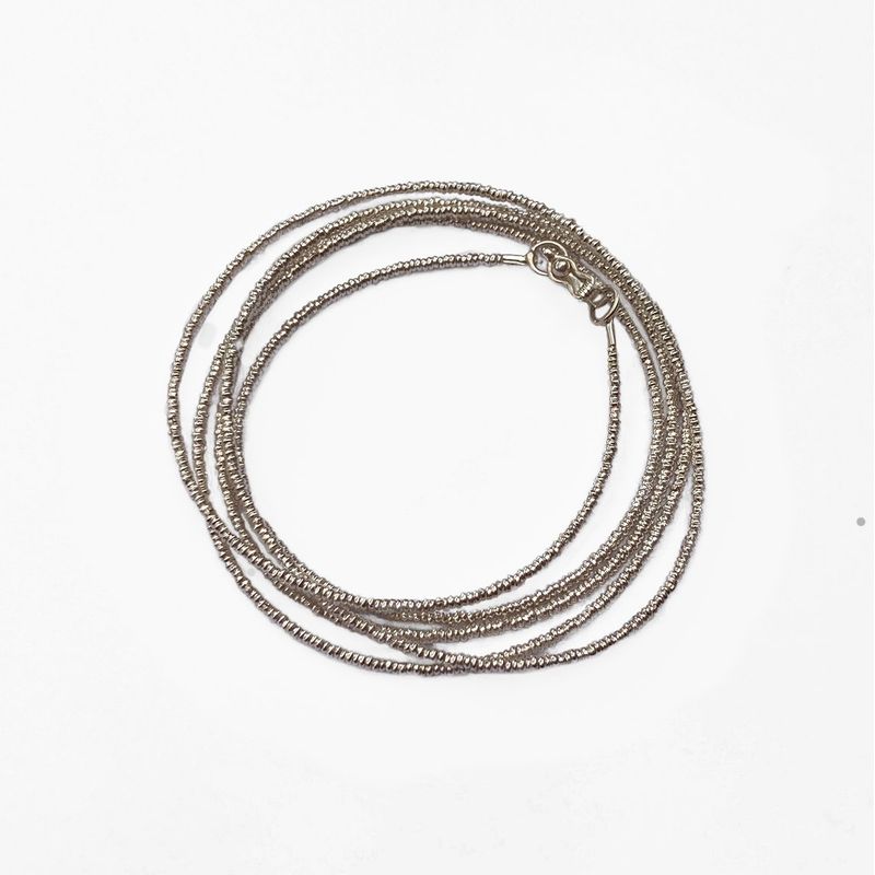 AMKALE - Pulsera Mostacilla de Plata 100cm