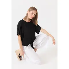 PRIVILEGE - Blusa negra manga corta