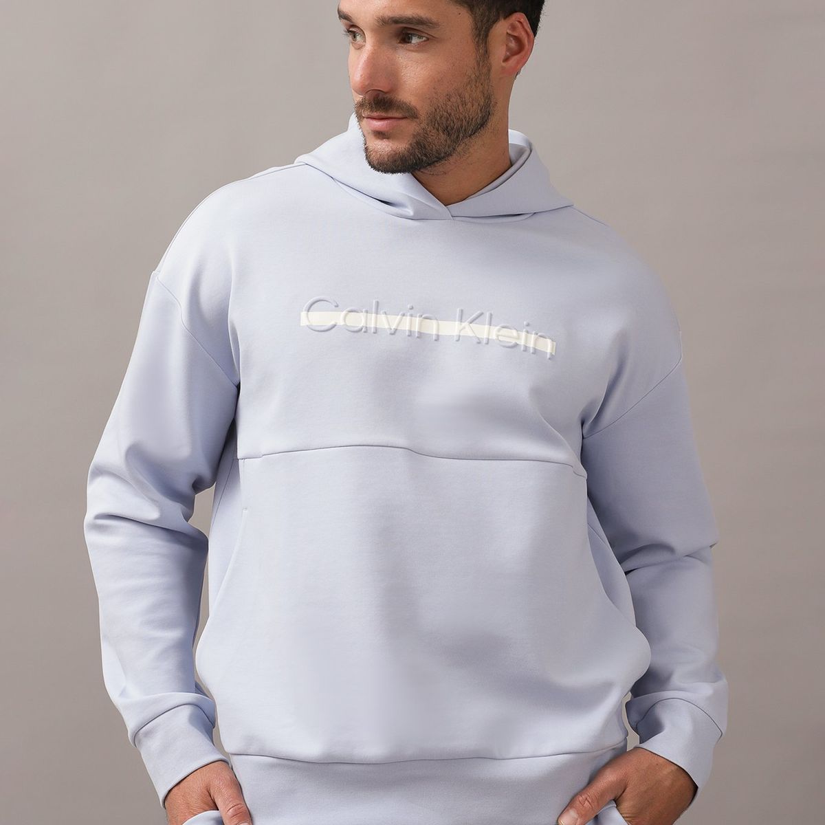 CALVIN KLEIN - Polerón con Gorro Color Embossed Azul Calvin Klein