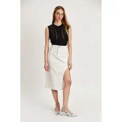 IO - Polera Sin Mangas Negro Mujer