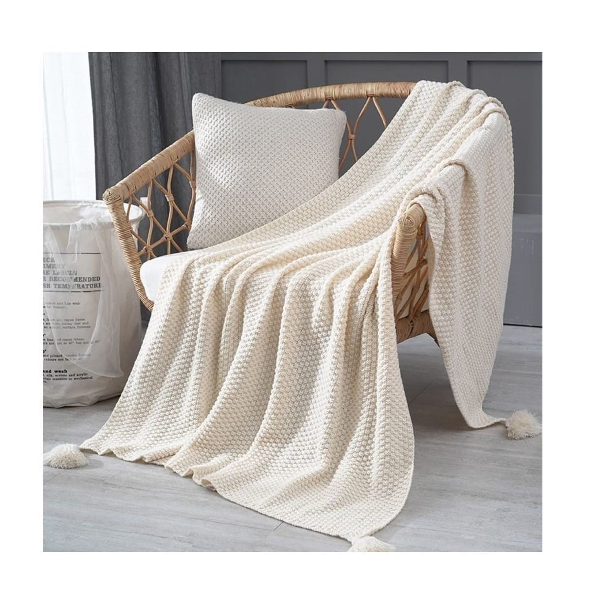 ANGELES DEL HOGAR - Manta de Sofa Con Ponpones 130 cm x 150 cm Crema