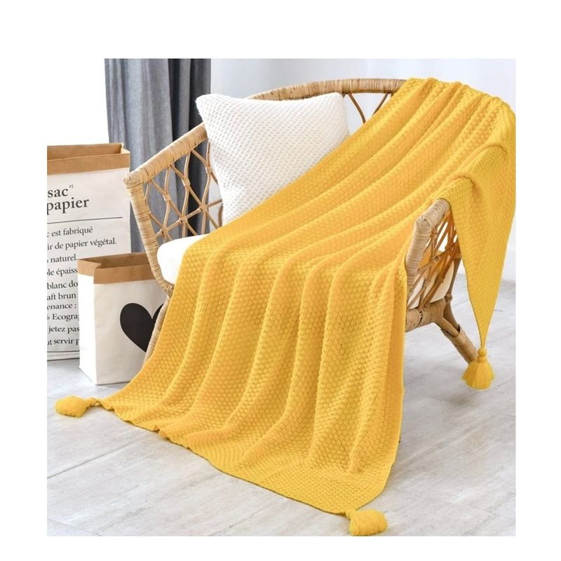 ANGELES DEL HOGAR - Manta de Sofa Con Ponpones 130 cm x 150 cm Mostaza