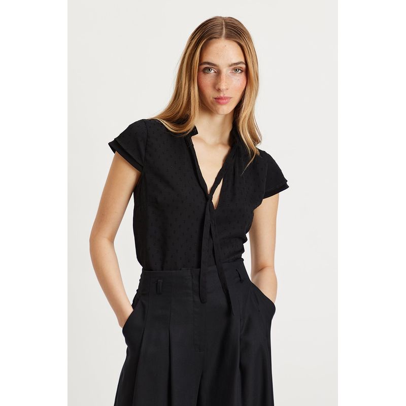 IO - Blusa Lisa Negro iO