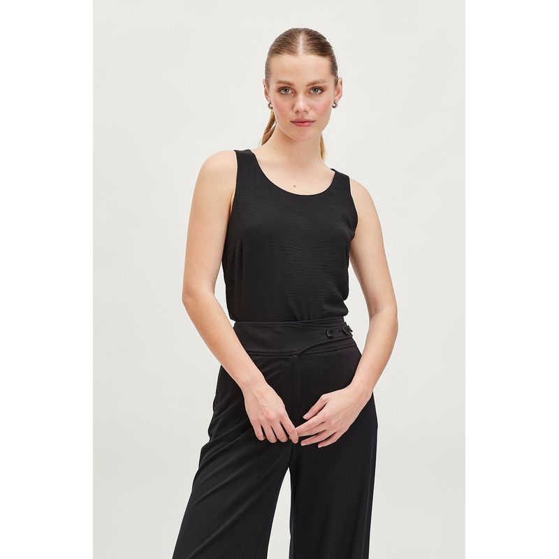 IO - Blusa Lisa Negro iO