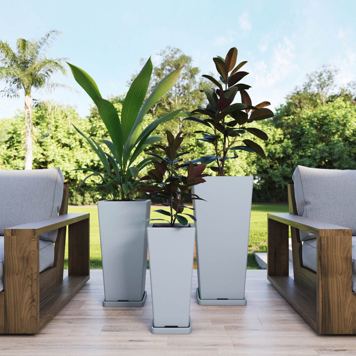 AMALFI - Macetero De Plástico Piramidal 55x27 Cm 30 Litros Con Plato Color Perla