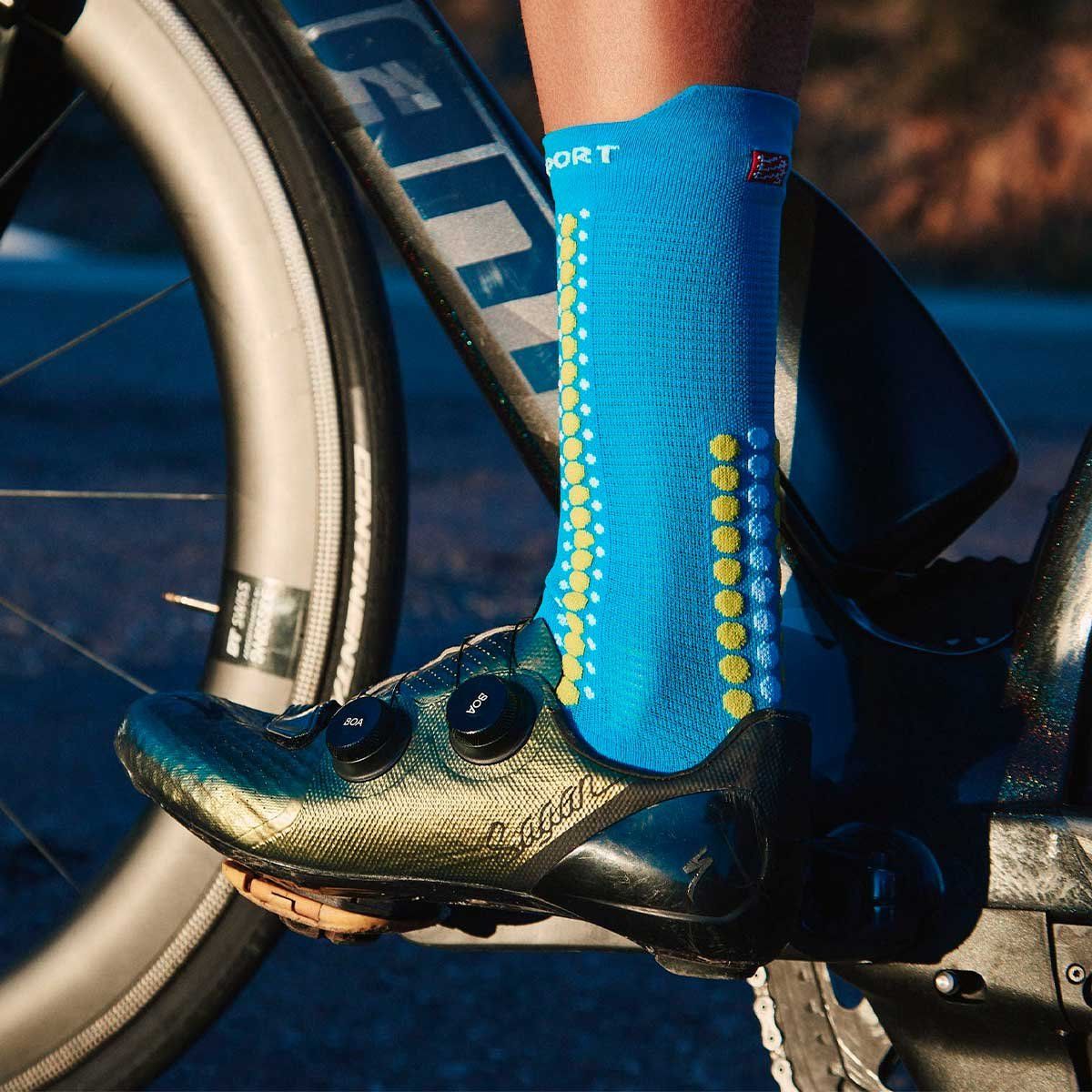COMPRESSPORT - Calcetín Pro Racing V4.0 Bike Celeste