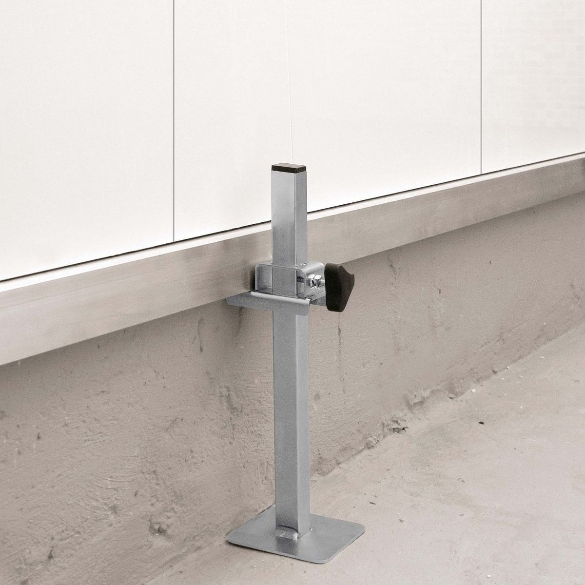 CORTAG - Soporte para Regla Regulable  P/MURO 30CM