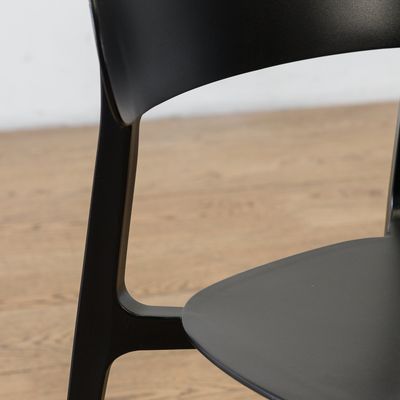 Imagen 2 del producto Silla Parro Negra Amoblé