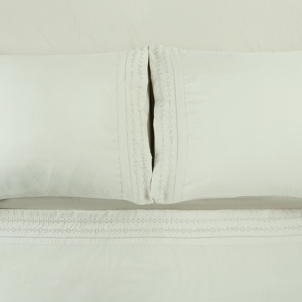 ANGELES DEL HOGAR - Juego De Sabana Algondon 200 Hilos Bordada 1.5 Beige