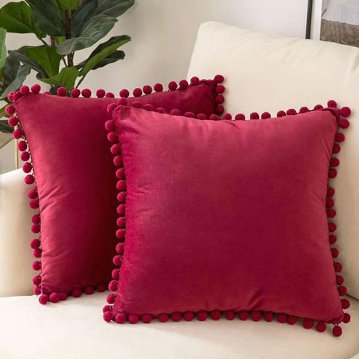 DECORACION CREATIVA - 2 Cojines Terciopelo Rojo con Pompon