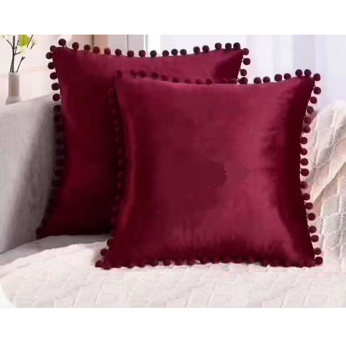 DECORACION CREATIVA - Set 2 Fundas Tercipelo Burdeo con Pompom