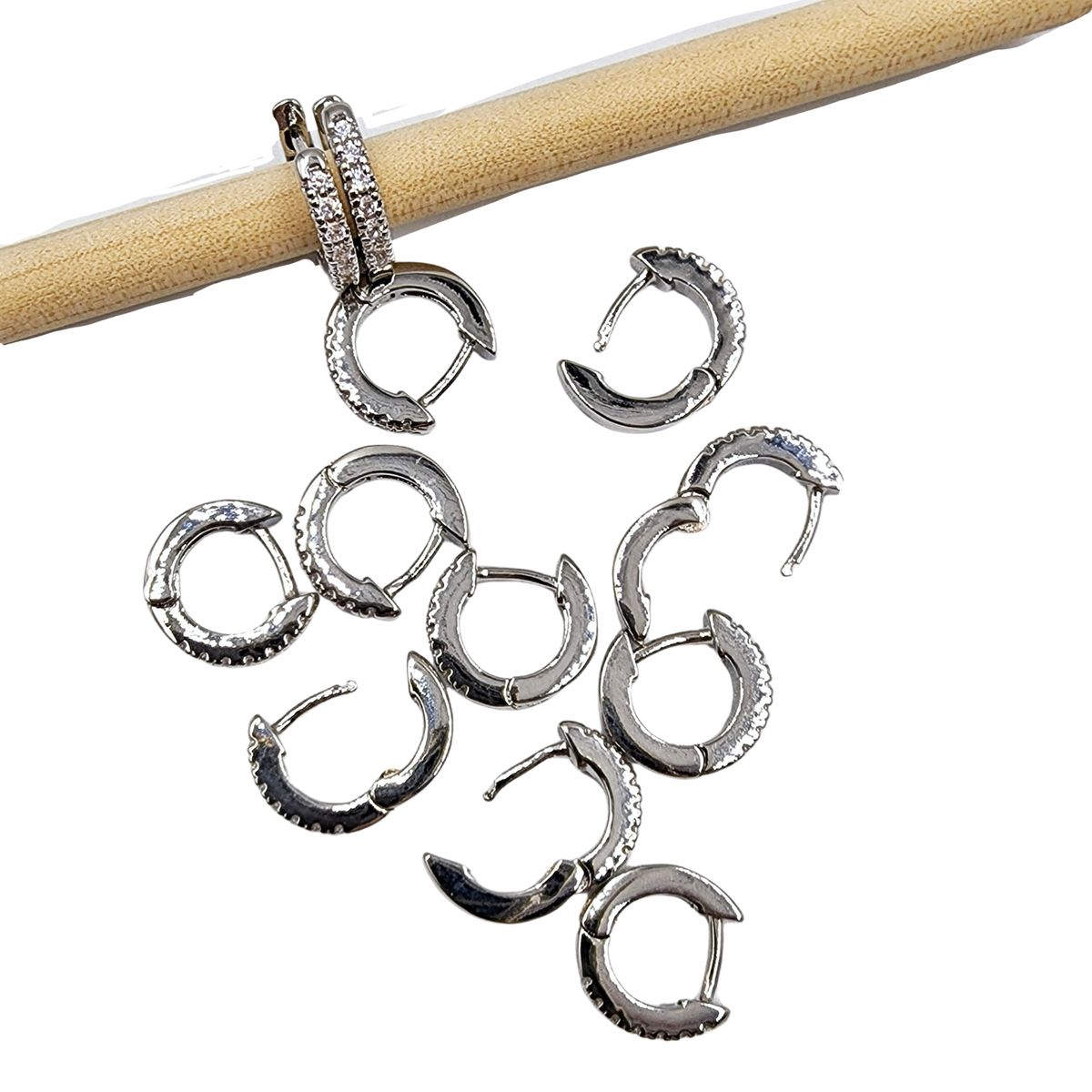GENERICO - Set De 6 Pares De Bases De Aros Con Baño De Oro Modelos 1 - Plateado