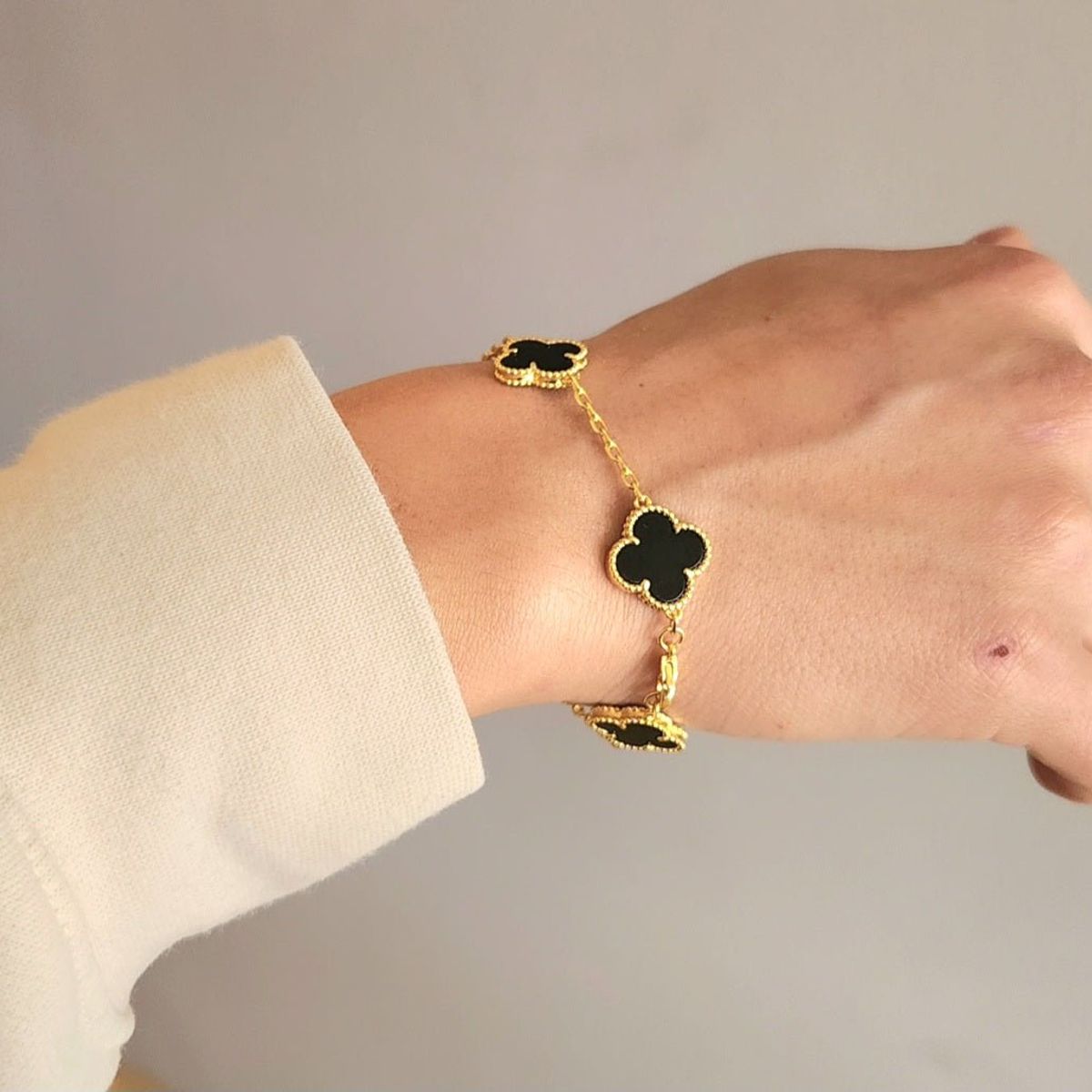 AMBAR JOYERIA - Ambar Joyas - Pulsera Clovers Onix Trébol Dorado