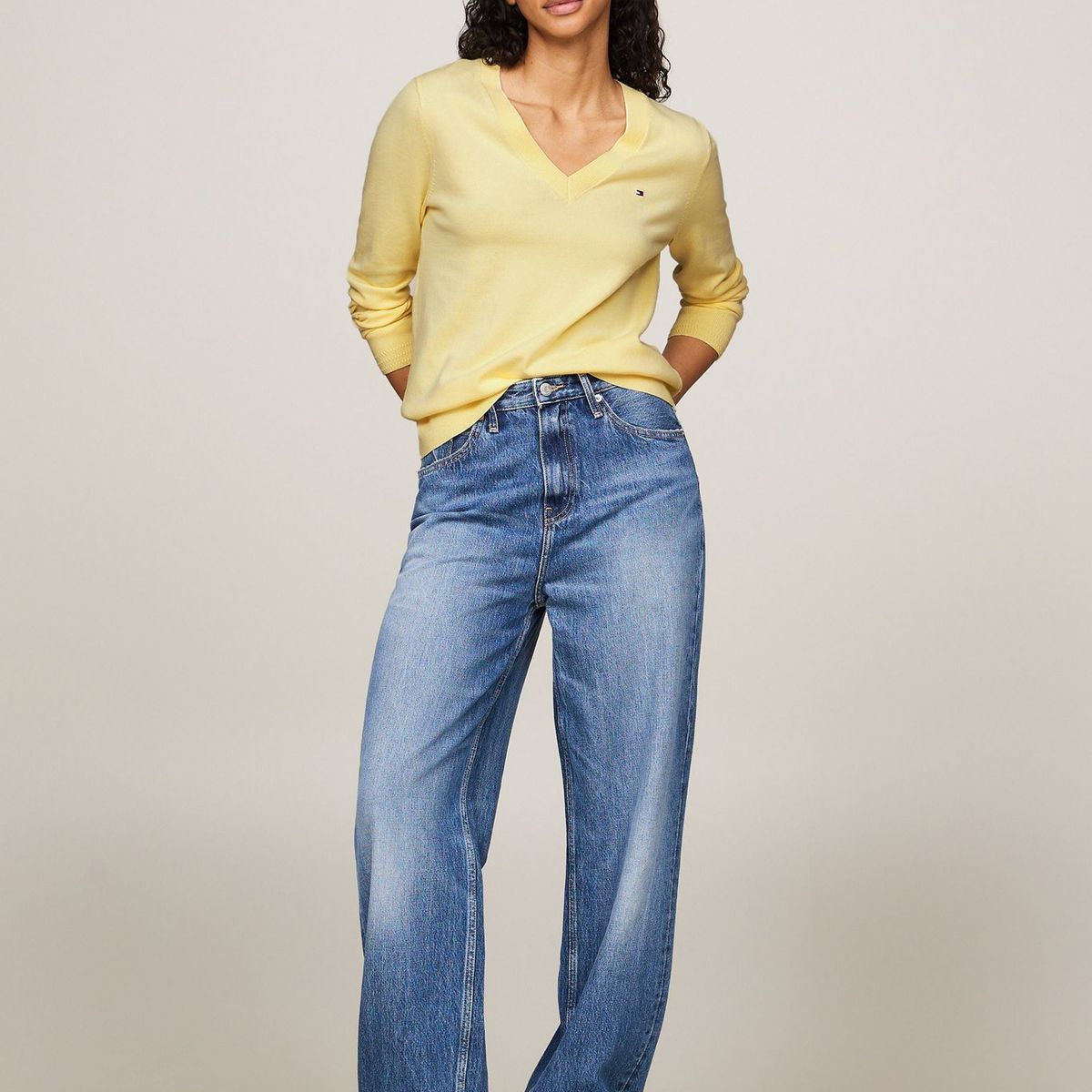 TOMMY HILFIGER - Sweater Solid V-Neck Amarillo Tommy Hilfiger