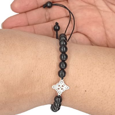 Imagen 2 del producto Pulsera Shungita Original con Dije Nudo de Bruja de Plata