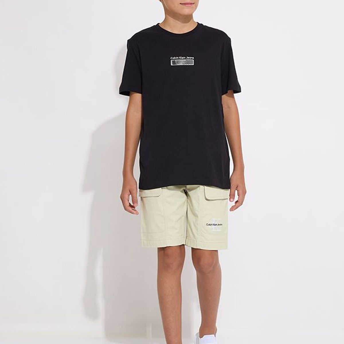 CALVIN KLEIN - Polera Niño Jersey Wave Negro Calvin Klein BEH