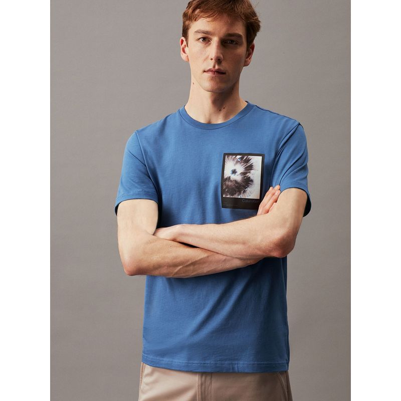 CALVIN KLEIN - Polera Framed Flower Graphic Azul Calvin Klein