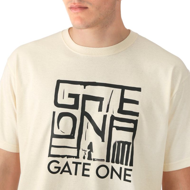 GATE ONE - Polera Manga Corta Crema Estampado Delantero