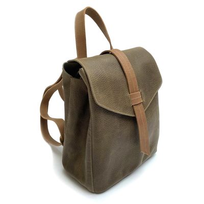 Imagen 2 del producto Mochila de cuero modelo ELENA Verde Oliva