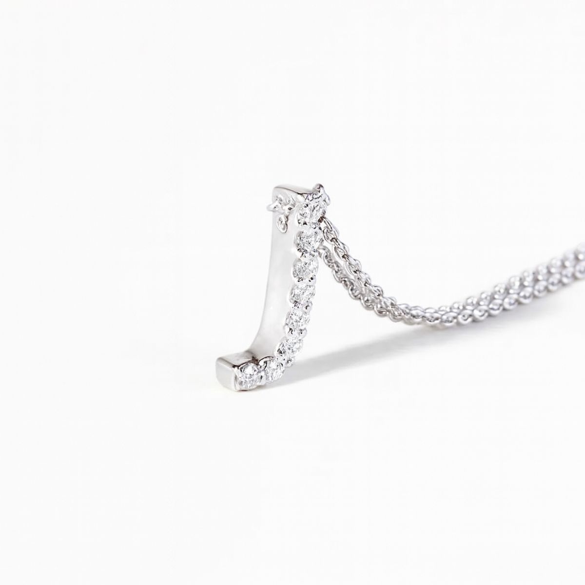 JB JOYAS BARON - Collar Oro Blanco 18kt Diamantes Letra J 5 Pts - Danielle Costantini