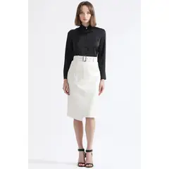 LIOLA - Falda Midi Asimetrica, Simil Cuero, Crudo