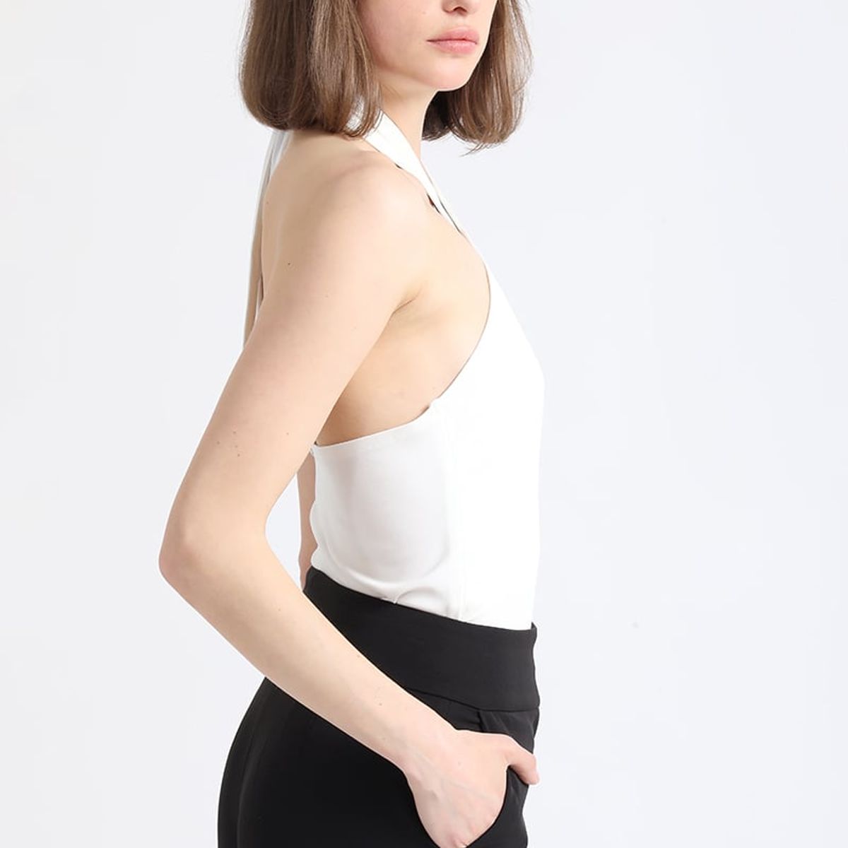 LIOLA - Top Halter Cruzado, Crudo Liola