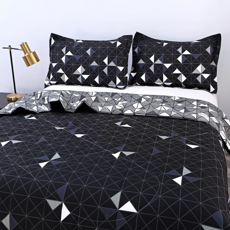 GENERICO - CUBRECAMA QUILT DE VERANO KING CON DISEÑO TRIANGULOS NEROS TF