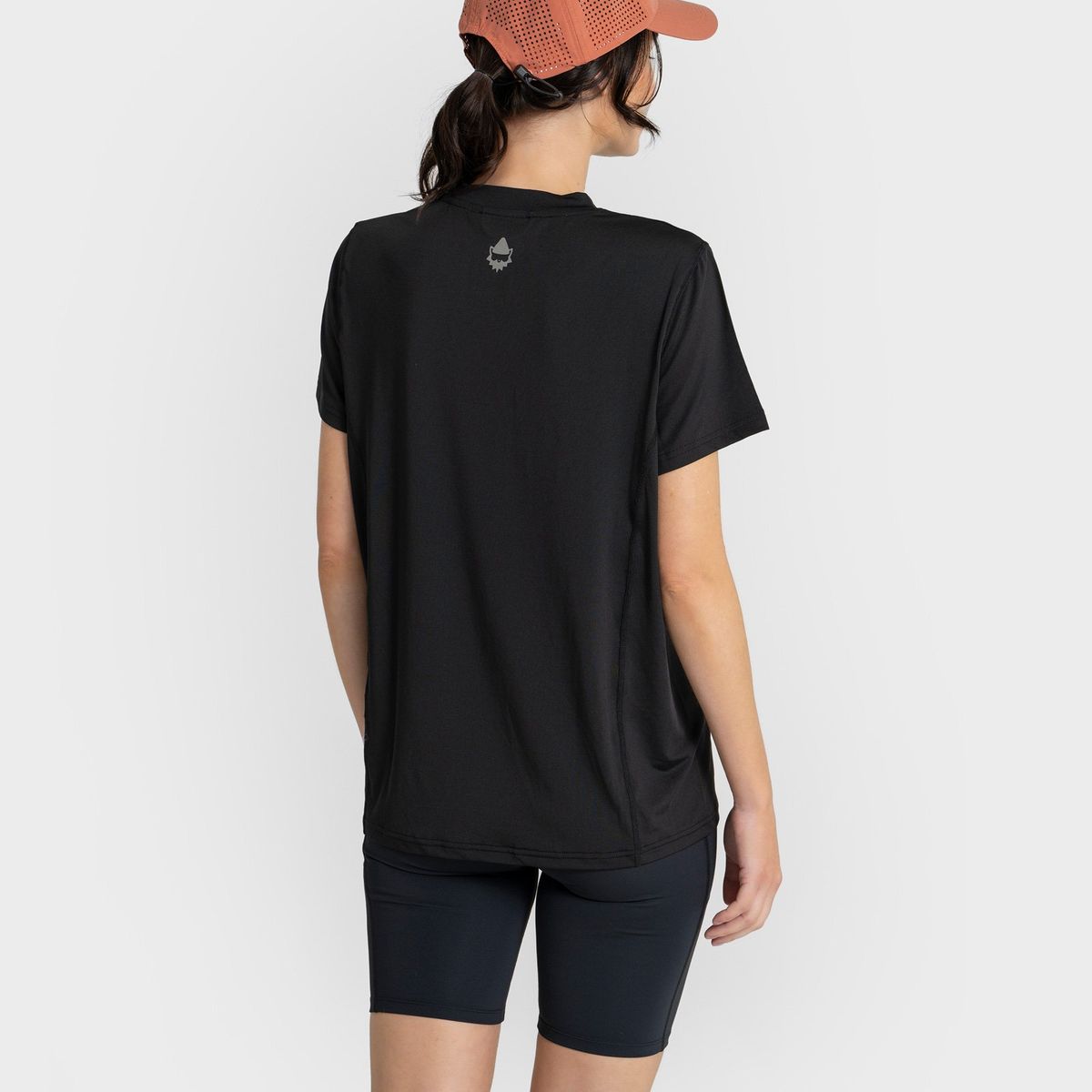 GNOMO - Polera Dryfit Andor Mujer Gnomo