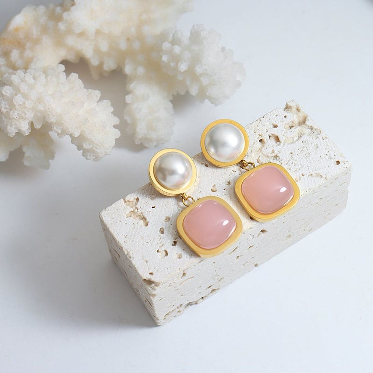 LUX JOYAS - Aros Baño Oro Amarillo 18k Perla Rosa