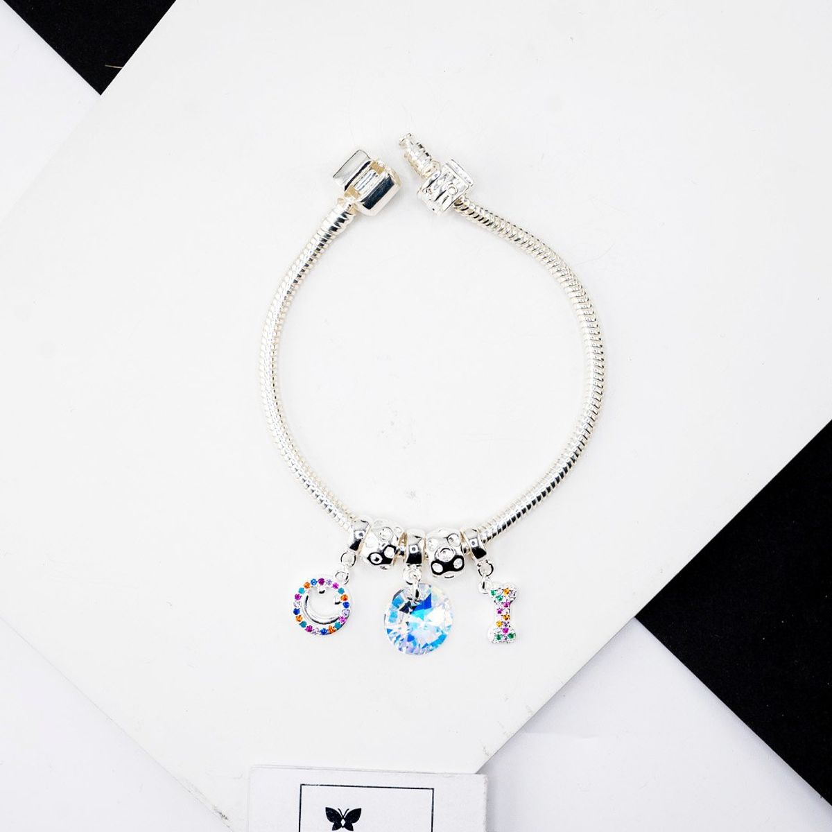 JOYAS MONTERO - Pulsera Colomba Baño Oro Blanco creado con cristales de Swarovski® Aurora Boreal