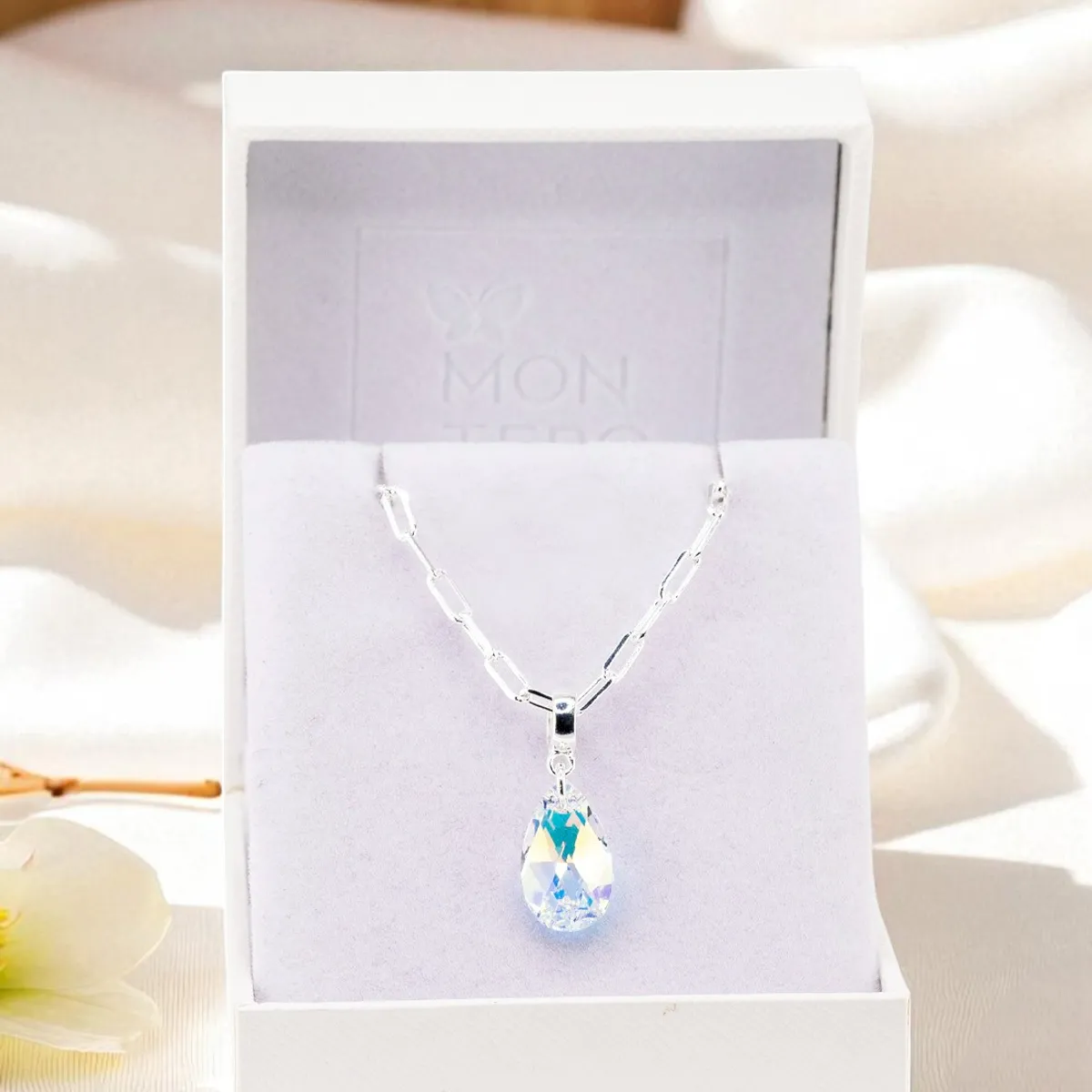 JOYAS MONTERO - Collar Chiara Palermo Baño Oro Blanco creado cristales de Swarovski® Aurora Boreal