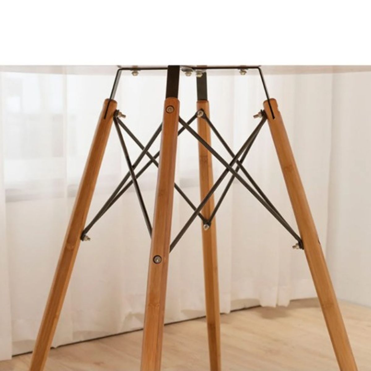 HABITA2 CHILE - Mesa de comedor Eames 80 cm - Cubierta de Madera