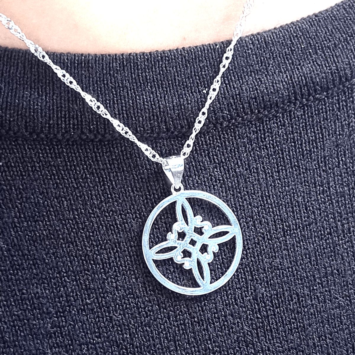 GENERICO - Collar Nudo de Bruja Plata 925 para las Energías