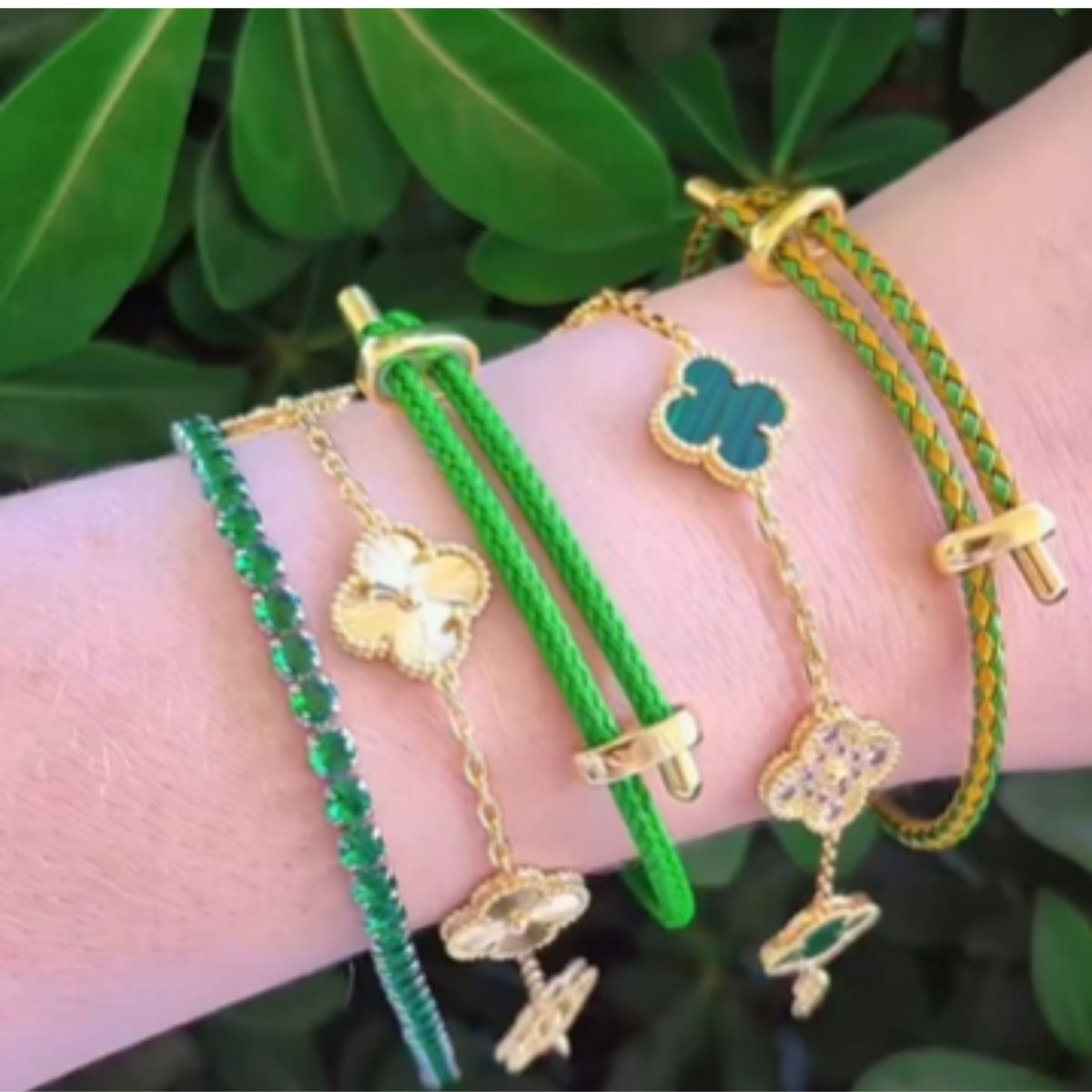 AMBAR JOYERIA - Pulsera Clover Corte Laser Trébol - Baño Oro