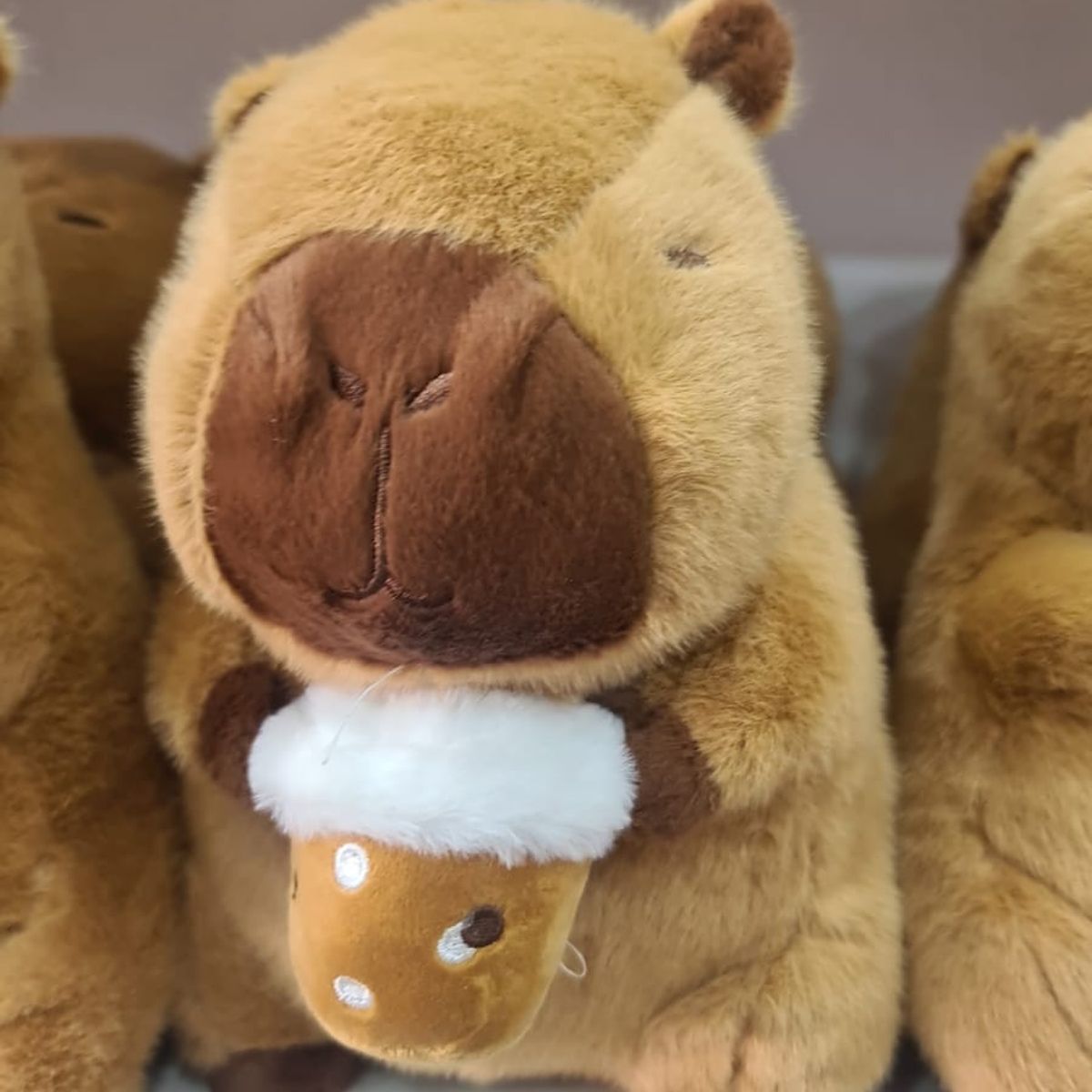GENERICO - HERMOSOS PELUCHES DE ANIMAL CAPYBARA DE 23CM DISEÑO NUECES