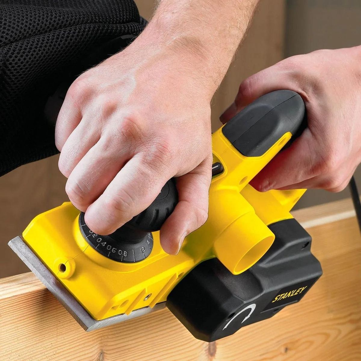 STANLEY - Cepillo Eléctrico 750w Stanley Stpp7502-b2c