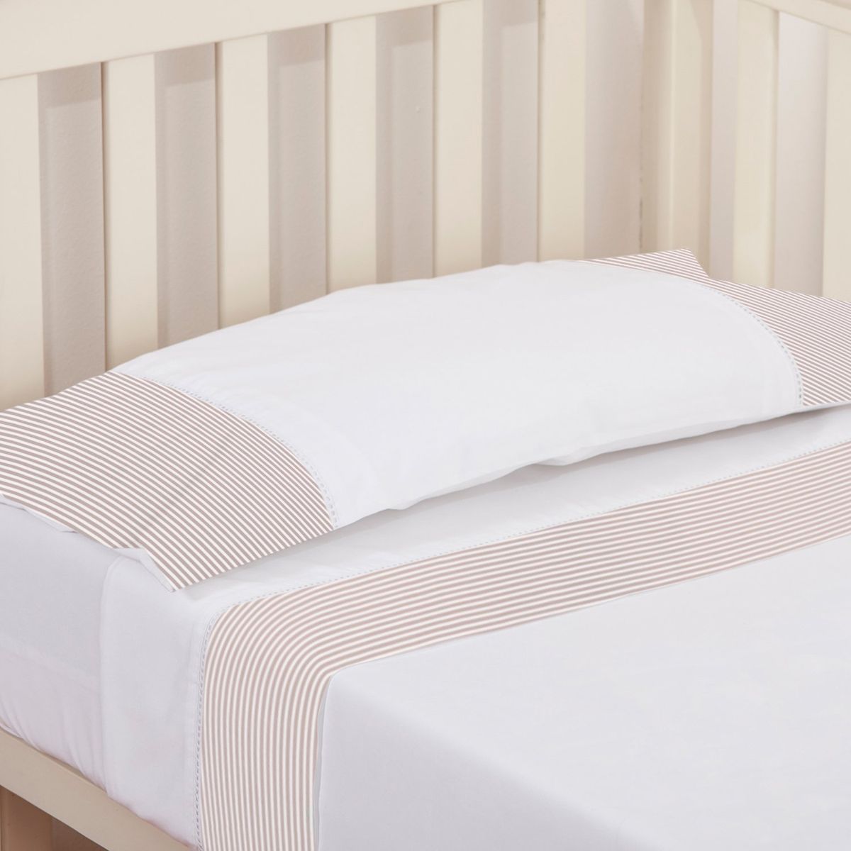 NINA HERRERA - Sábana Básica Rayas Piqué Nude 220 Hilos Cuna