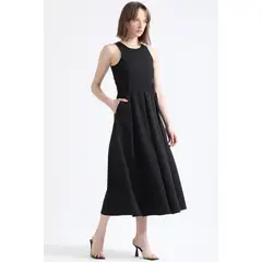 LIOLA - Vestido Maxi Faldon Pliegues, Negro