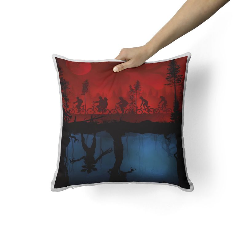 CREANGO - COJIN DECORATIVO STRANGER THINGS DISEÑO 4