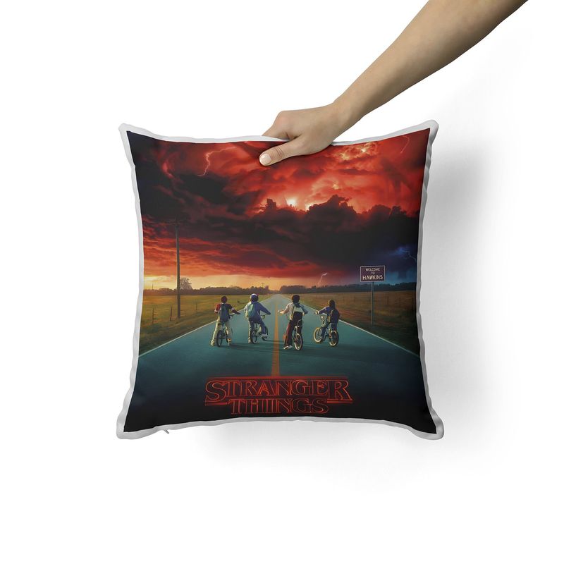 CREANGO - COJIN DECORATIVO STRANGER THINGS