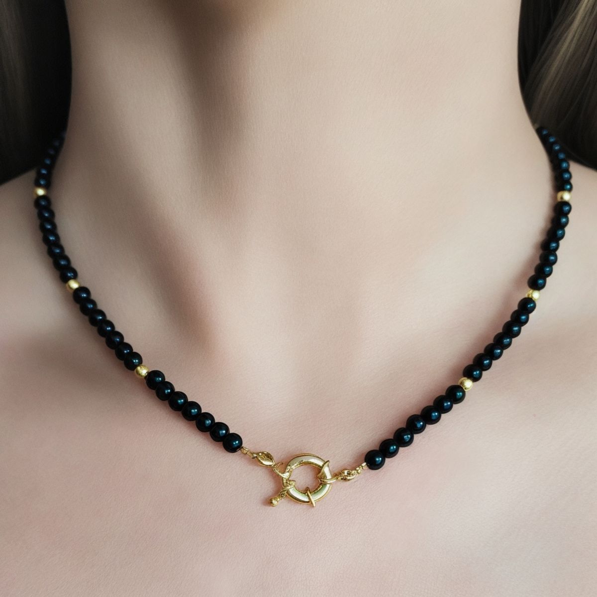 COGGIOLA - Collar Ónix Bola Timón Enchapado Oro 18K
