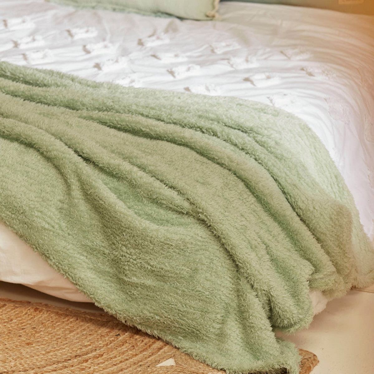 CALMA HOUSE - Manta Plaid Tedy Verde Claro Form