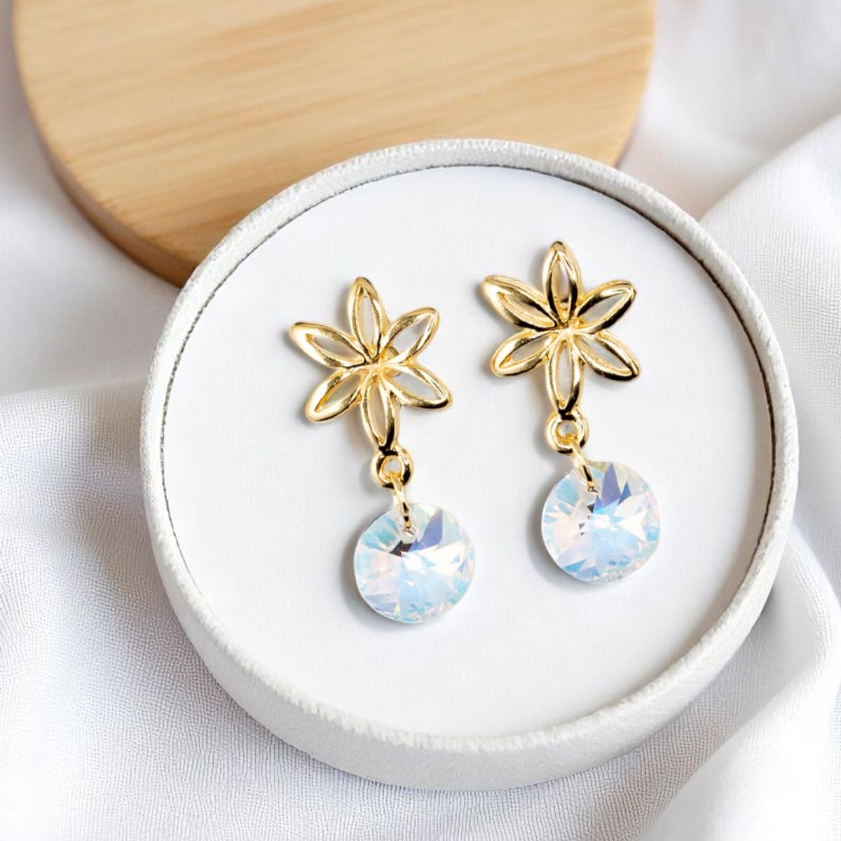 JOYAS MONTERO - Aros Elsa Baño Oro 24K creado con cristales de Swarovski® Aurora Boreal