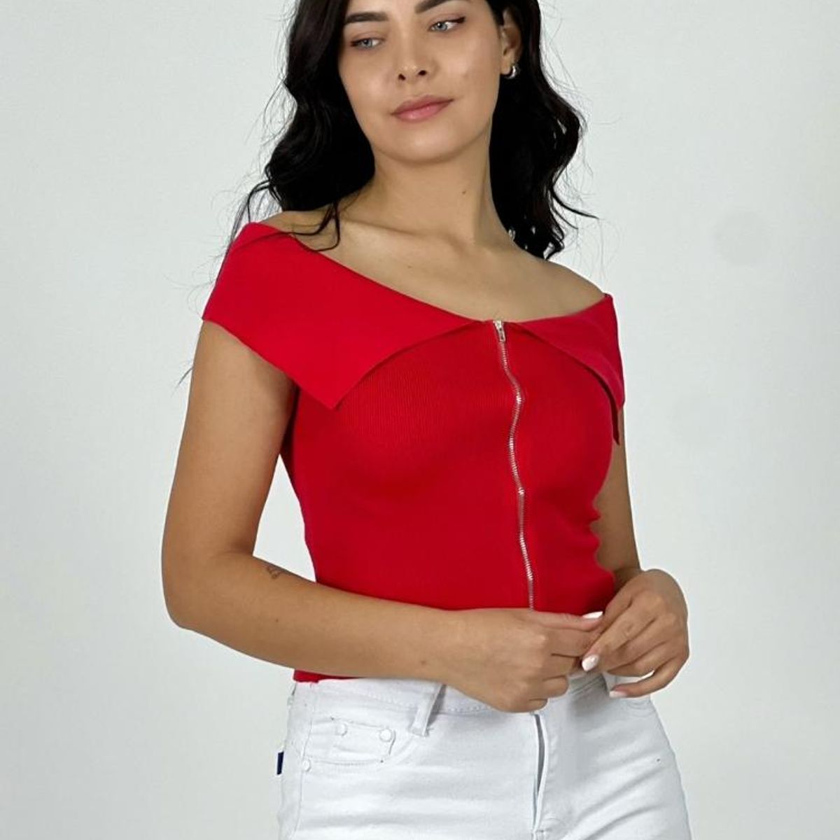 ENIGMATICA BOUTIQUE - Polera Top Con Cierre - Rojo