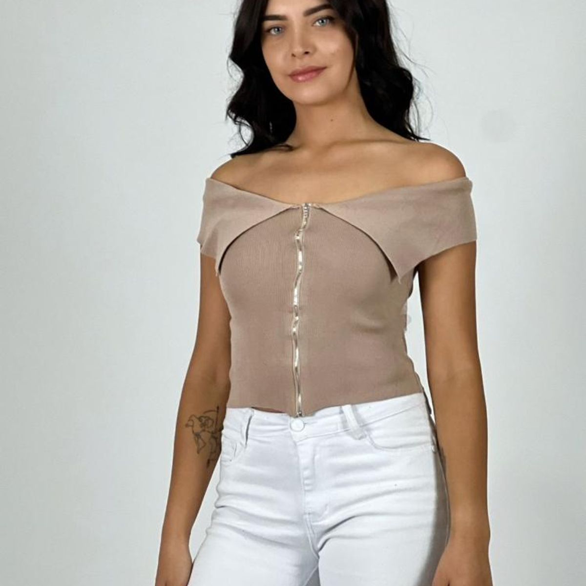 ENIGMATICA BOUTIQUE - Polera Top Con Cierre - Rojo