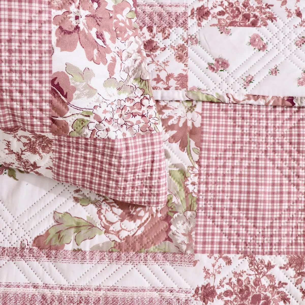 ANDES - QUILT ANDES ESTAMPADO PATCHWORK ROSADO 1.5 PLAZAS