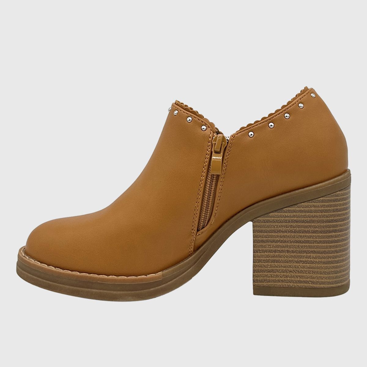 DANICOLLE - Botín para mujer con taco de 8 cm, cierre lateral y tachas decorativas Camel. DANICOLLE