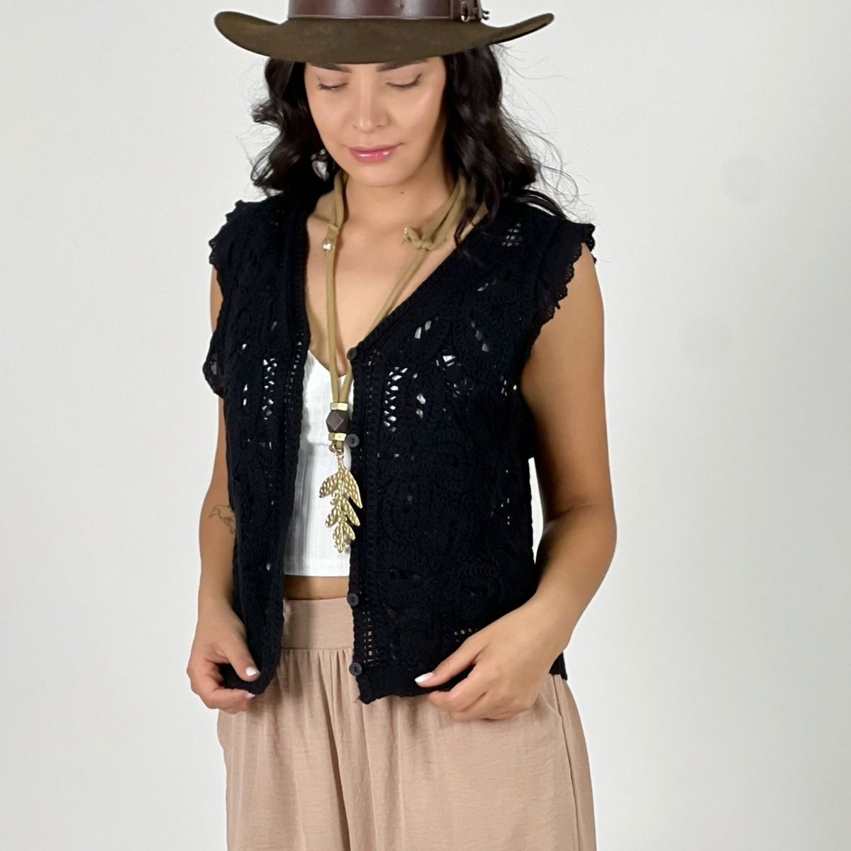 ENIGMATICA BOUTIQUE - Tejido Crochet Abotonado - Negro