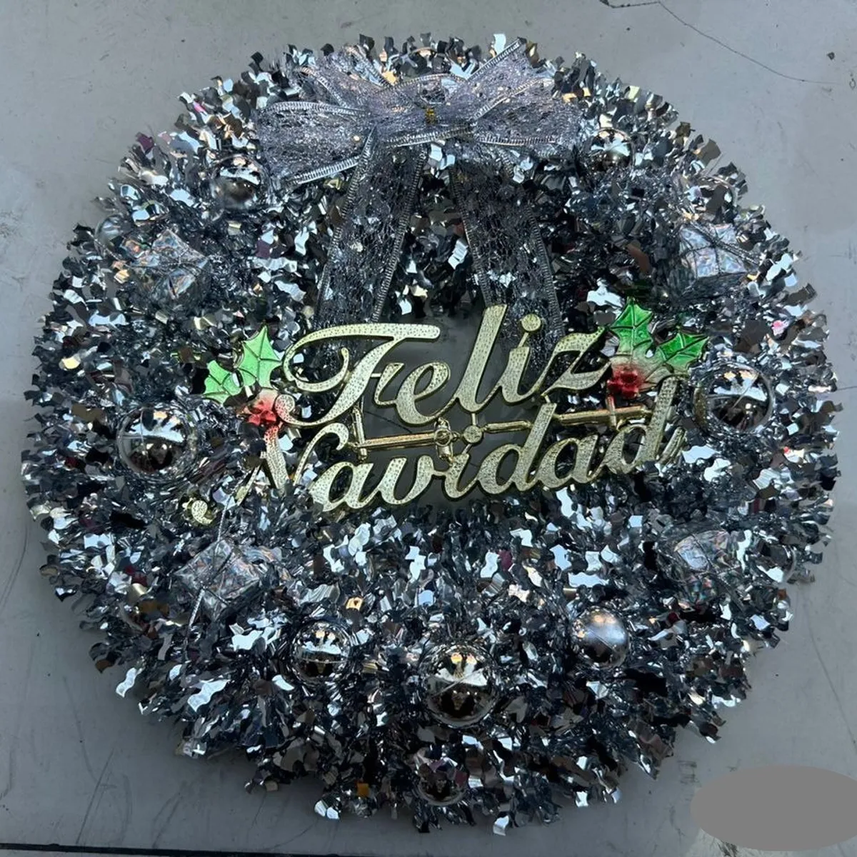 GENERICO - CORONAS O GUIRNALDAS NAVIDEÑAS 40CM PLATEADO WYN